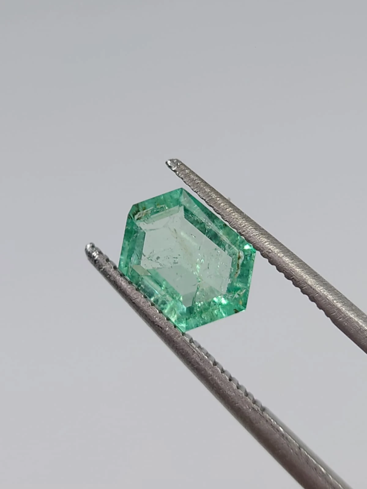 1.04ct Natural  Emerald Hexagon Cut Loose Gemstone From Panjshir Afghanistan — view 4
